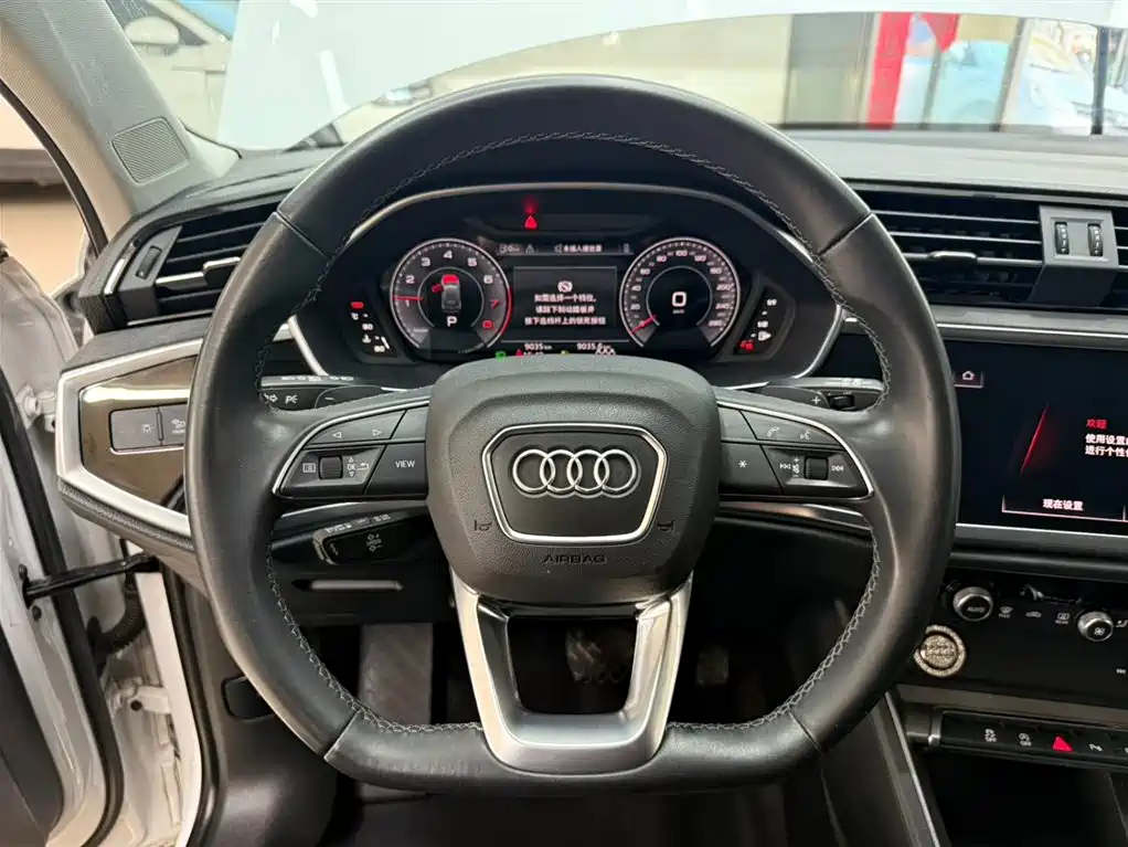 Audi Q3 2023 — фото 11