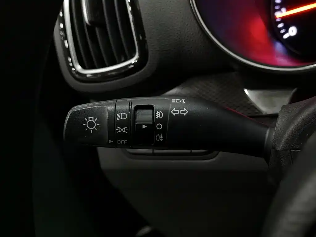 Kia KX3 2016 — фото 21