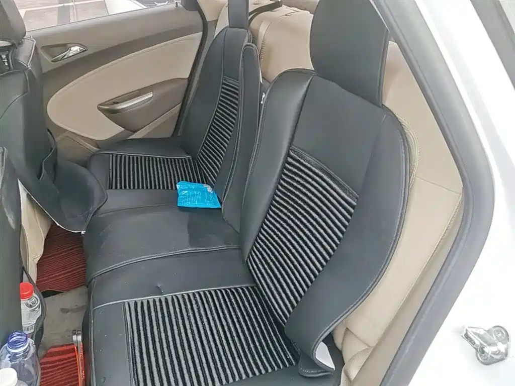 Buick Excelle 2015 — фото 17