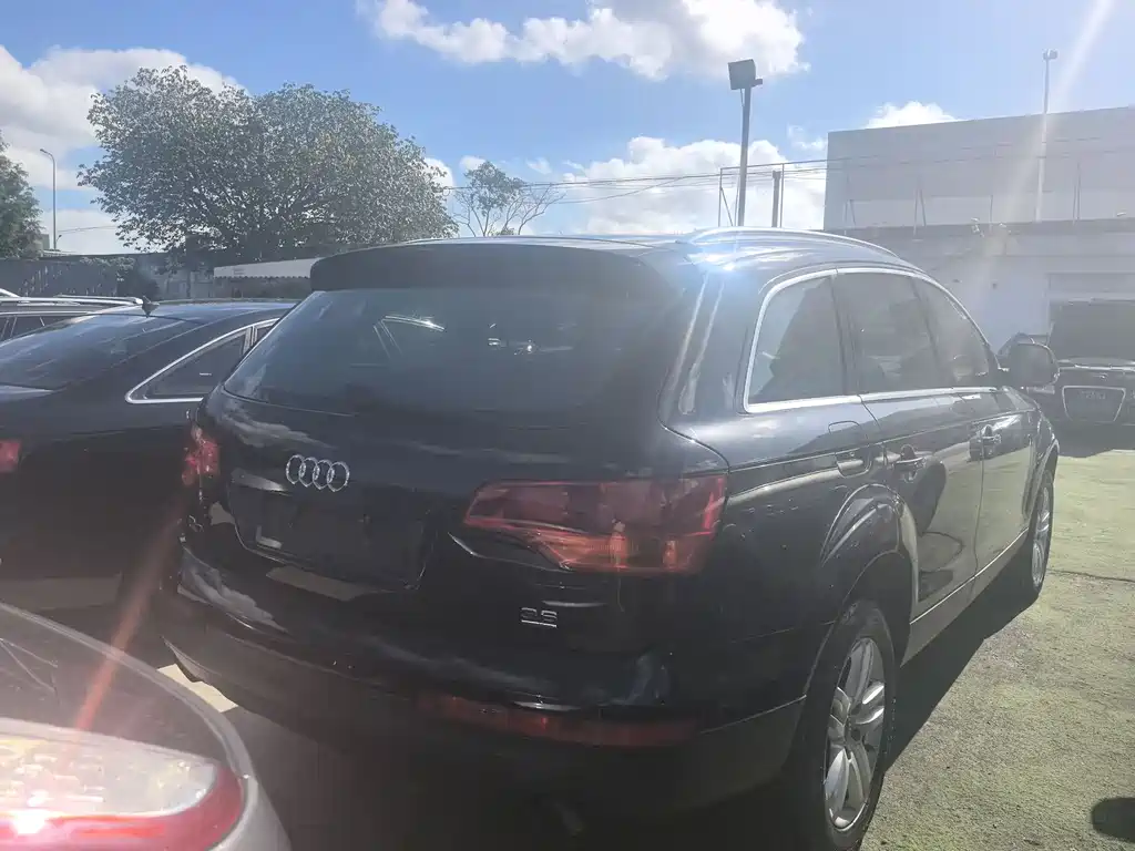 Audi Q7 2010 — фото 16