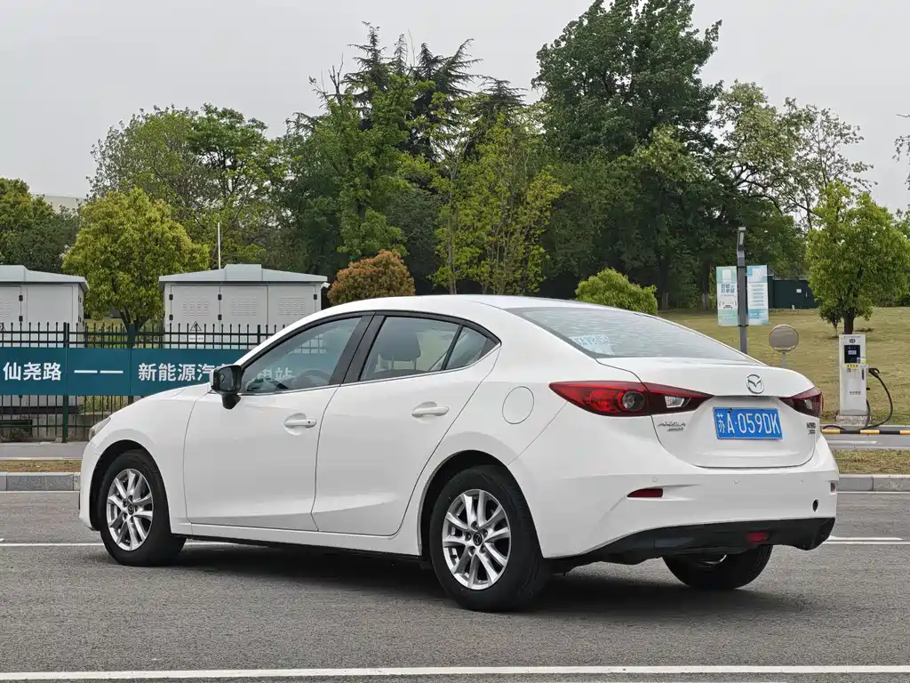 Mazda 3 Axela 2016 — фото 3