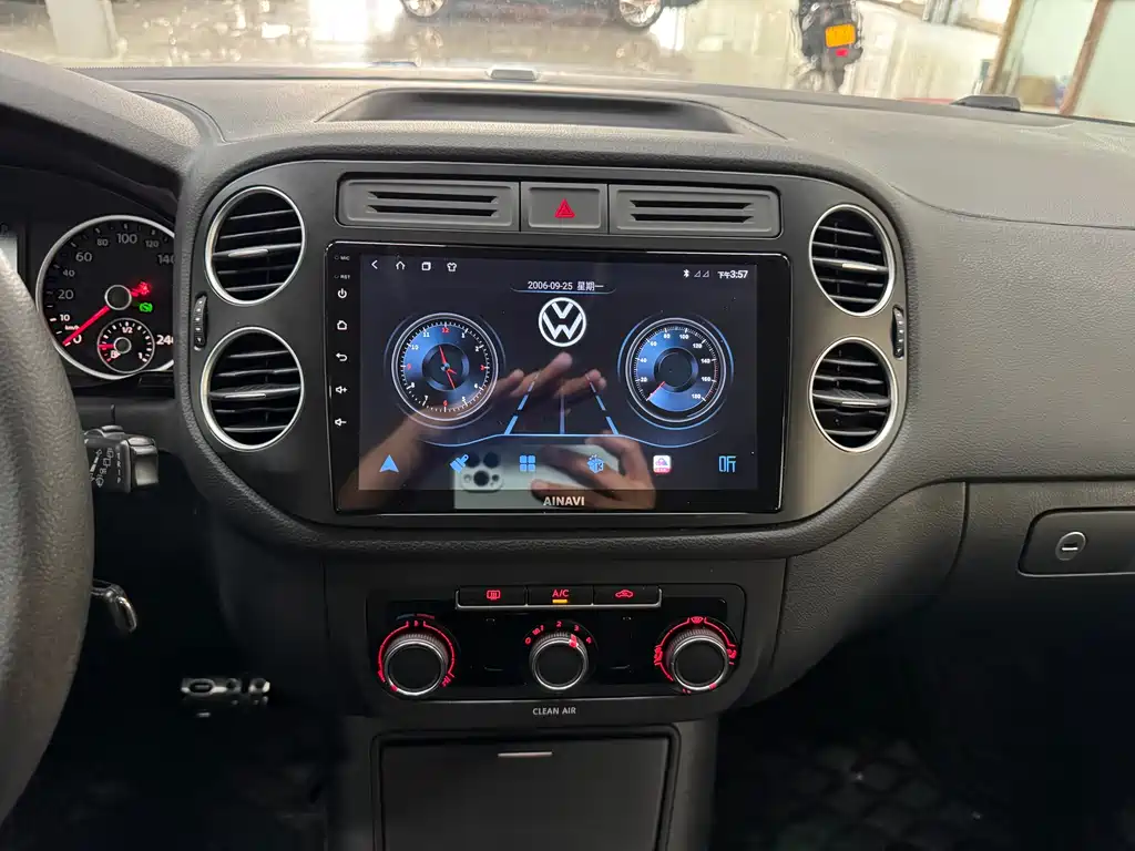 Volkswagen Tiguan 2016 — фото 14