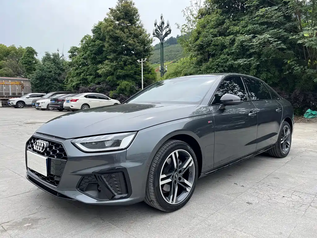 Audi A4L 2023 — фото 1