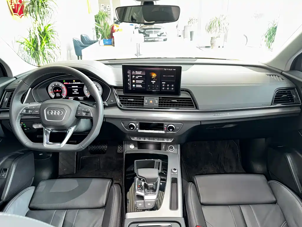 Audi Q5L 2023 — фото 18
