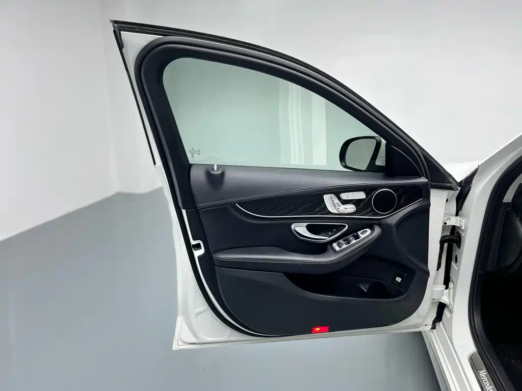 Mercedes-Benz C-Class 2020 — фото 23