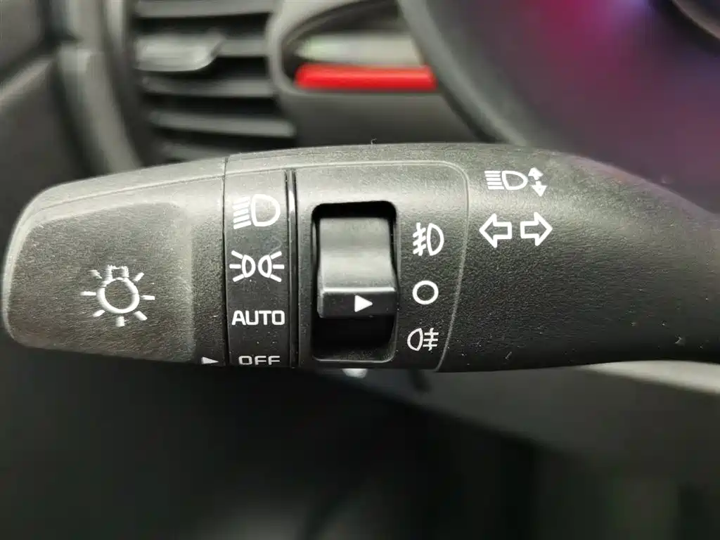 Kia KX Cross 2019 — фото 21