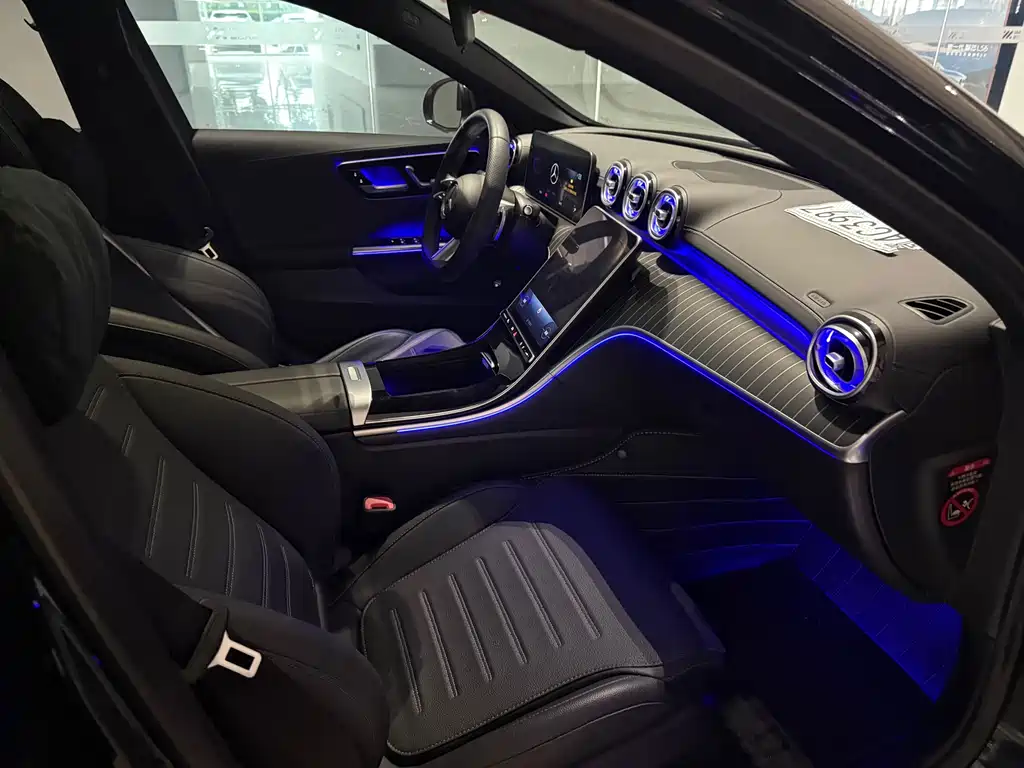 Mercedes-Benz C-Class 2023 — фото 12