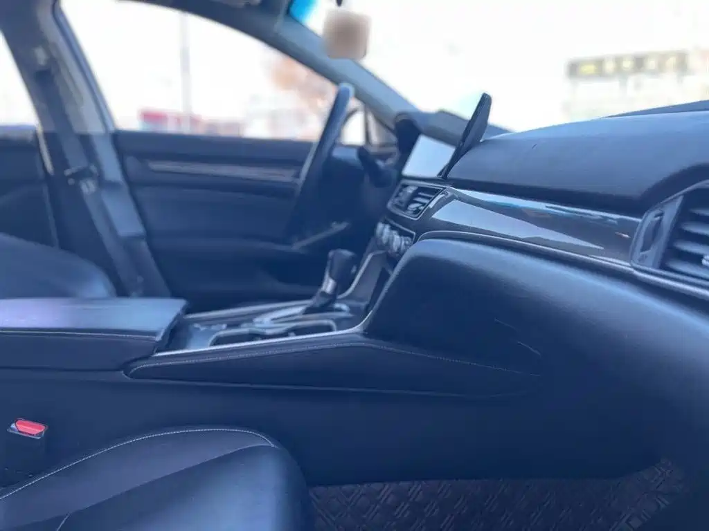 Honda Accord 2022 — фото 17