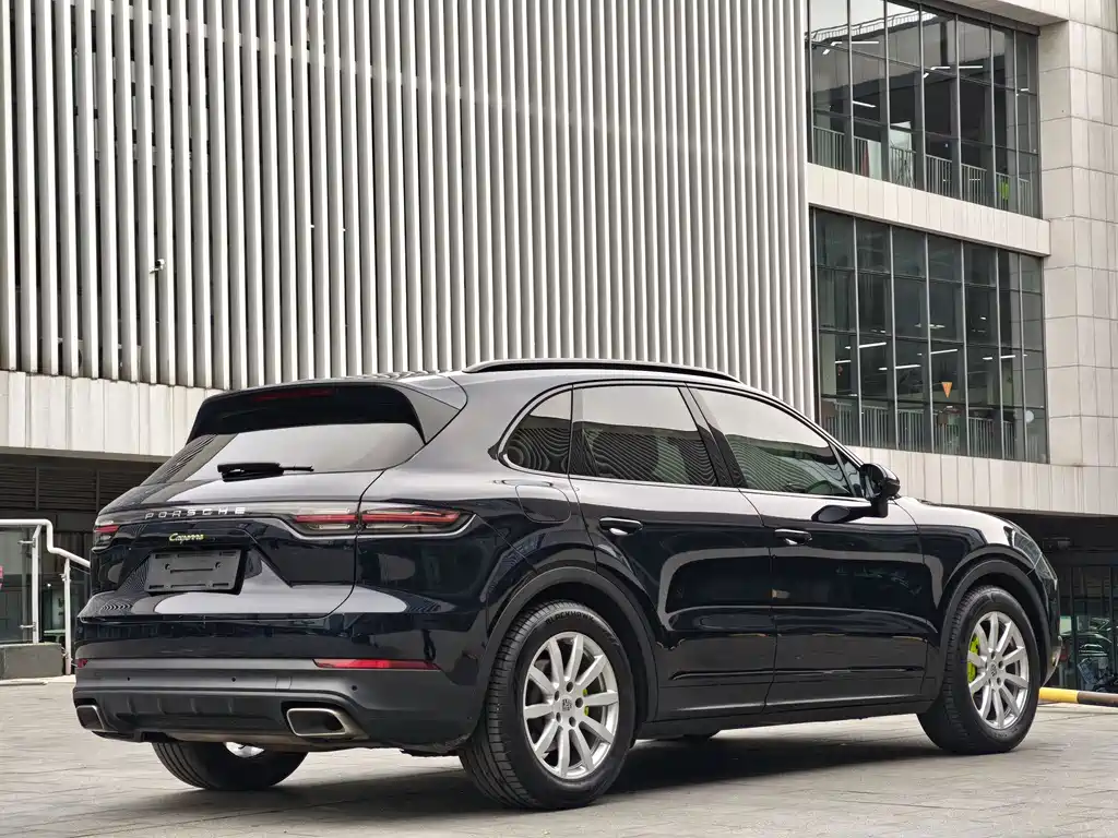Porsche Cayenne Hybrid 2020 — фото 19