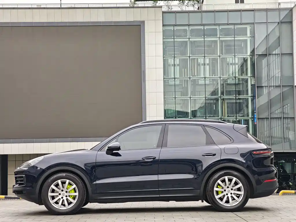 Porsche Cayenne Hybrid 2020 — фото 7