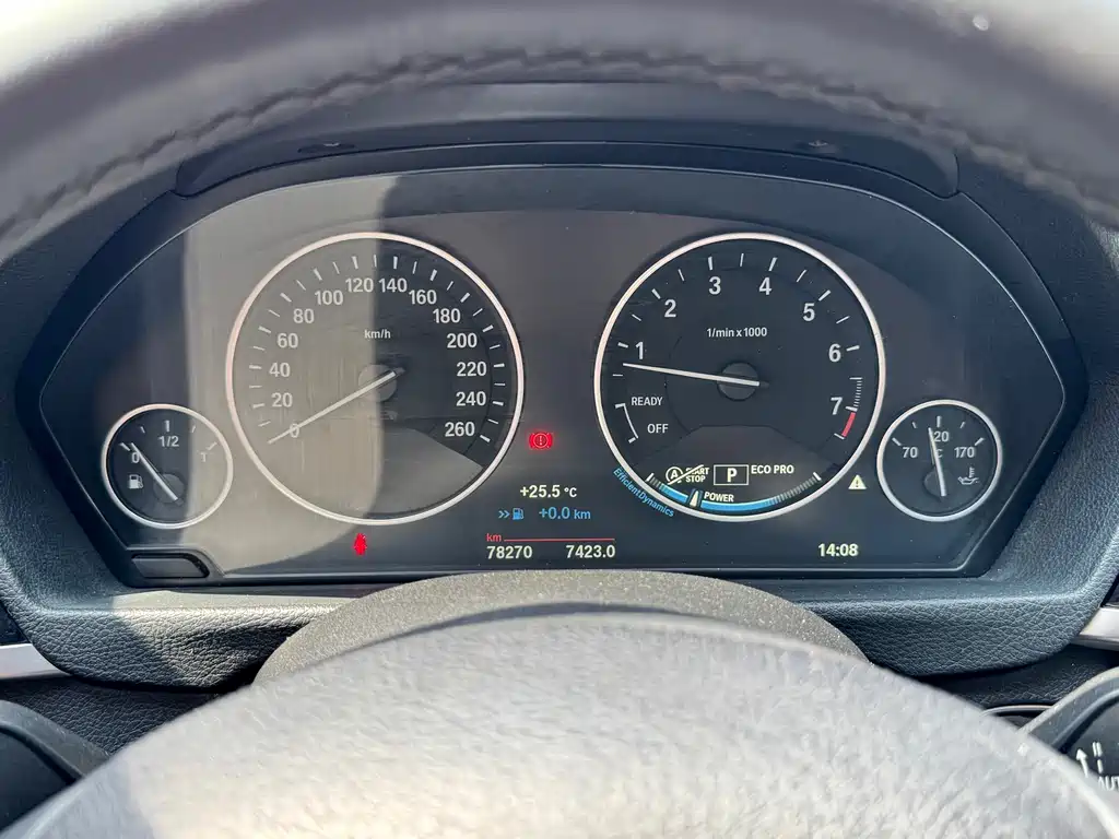 BMW 3 Series 2018 — фото 14