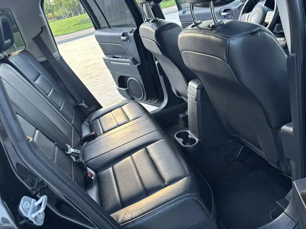 Jeep Freelancer 2014 — фото 15