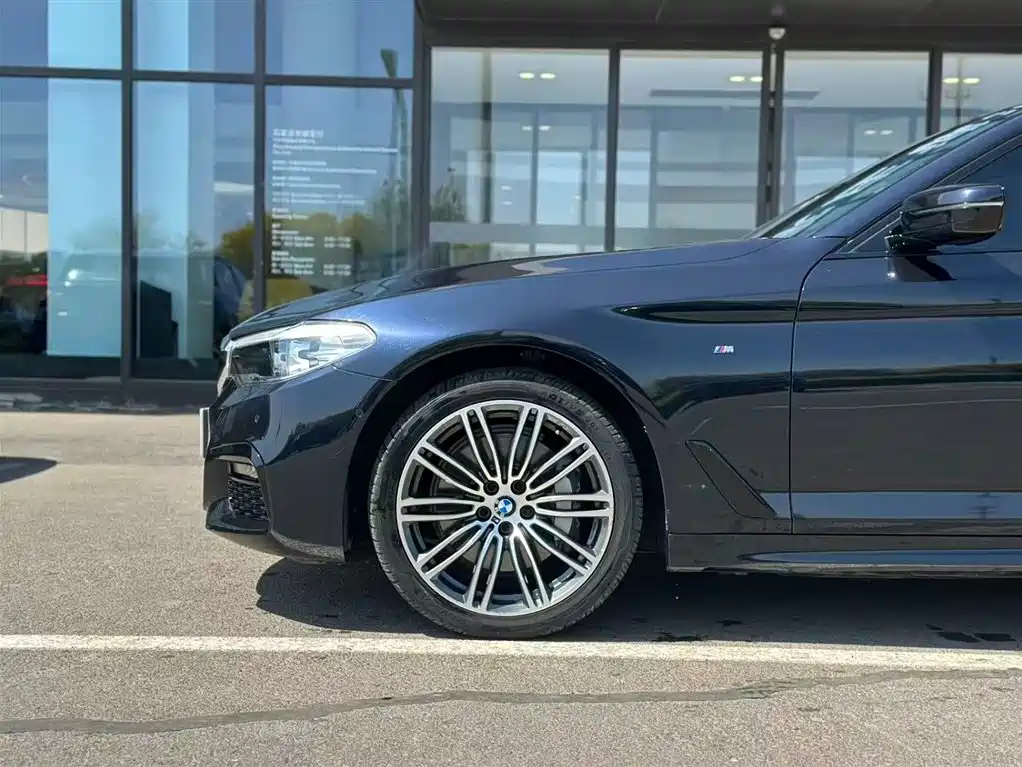 BMW 5 Series 2018 — фото 4