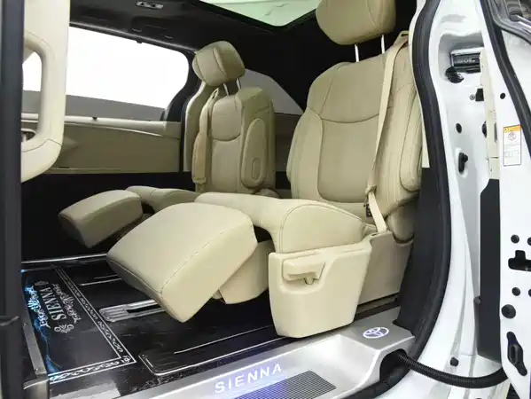 Toyota Sienna 2021