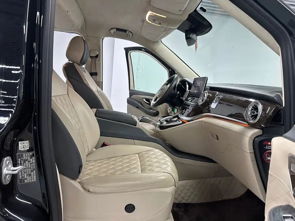 Mercedes-Benz V-Class 2020 — фото 6