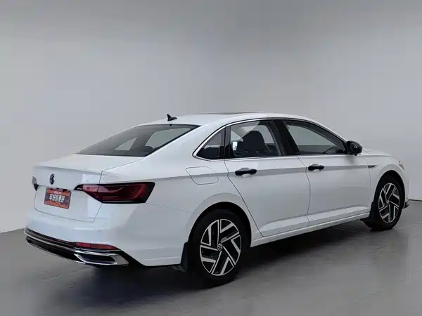 Volkswagen Sagitar 2022