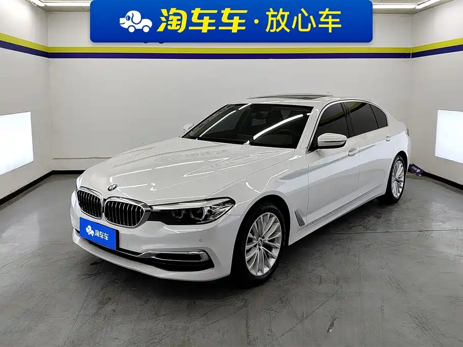 BMW 5 Series 2020 — фото 1
