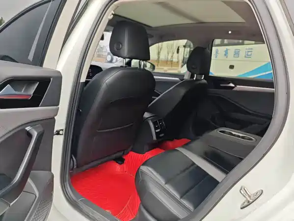 Volkswagen Sagitar 2021