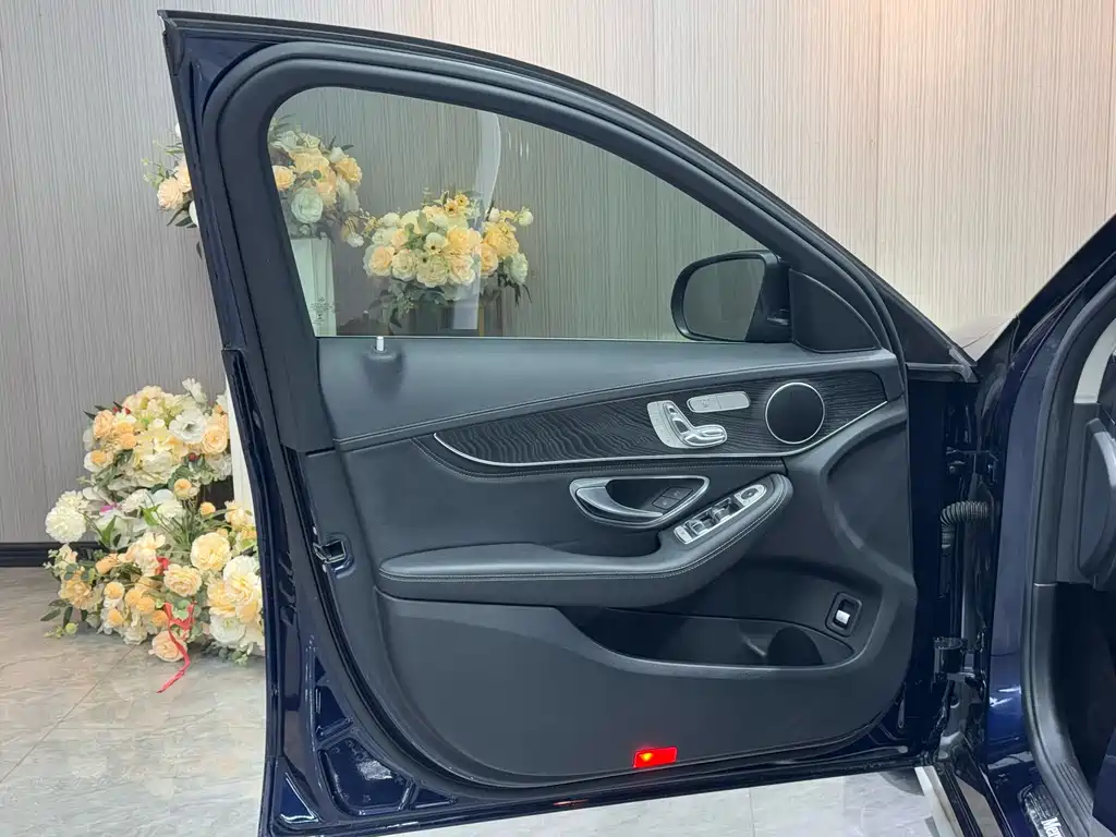 Mercedes-Benz C-Class 2020 — фото 10