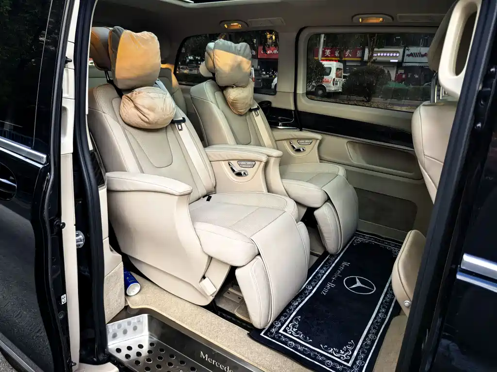 Mercedes-Benz V-Class 2019 — фото 22
