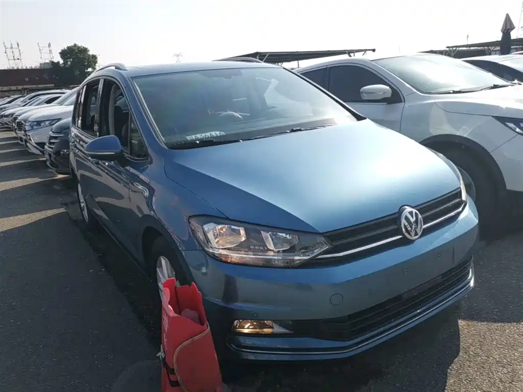 Volkswagen Touran 2018 — фото 4