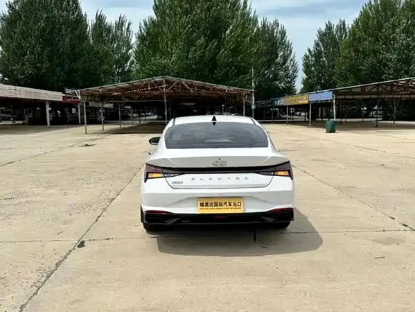 Hyundai Elantra 2023