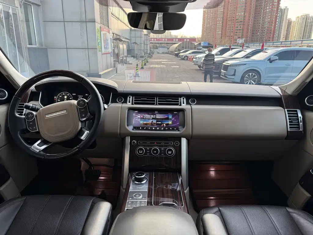 Land Rover Range Rover 2018 — фото 17