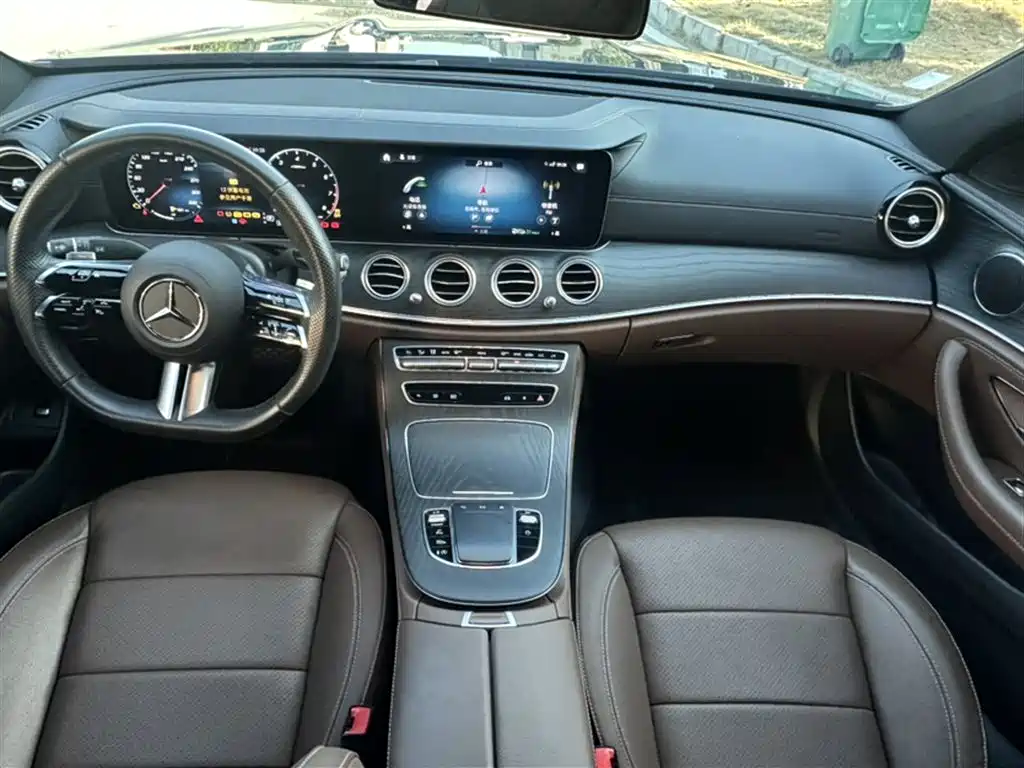 Mercedes-Benz E-Class 2023 — фото 24