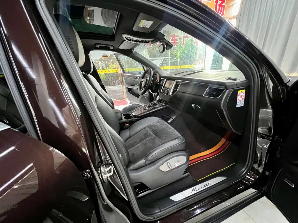 Porsche Macan 2015 — фото 15