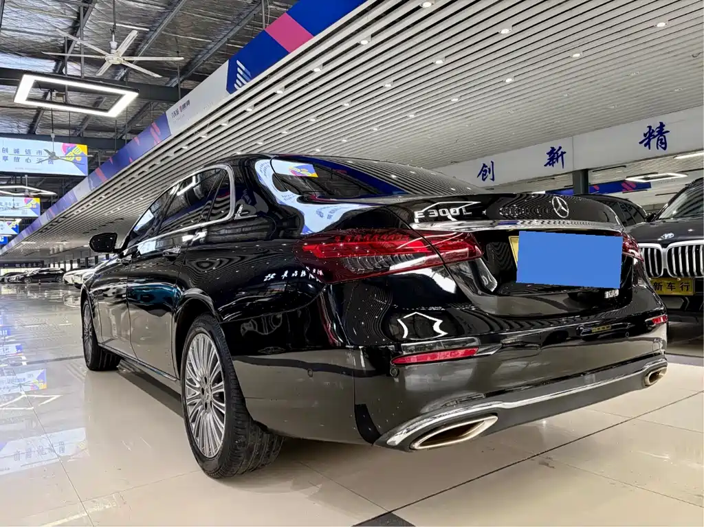 Mercedes-Benz E-Class 2023 — фото 3