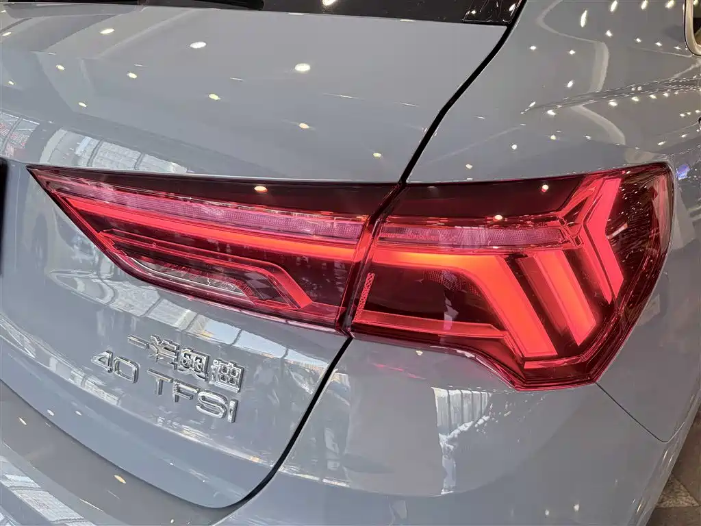 Audi Q3 2022 — фото 13