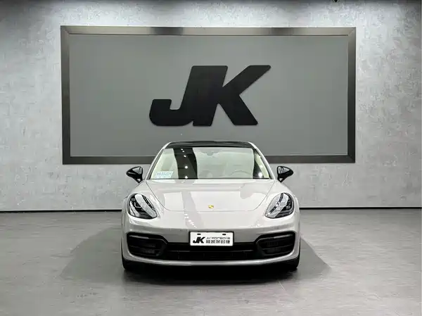 Porsche Panamera 2022