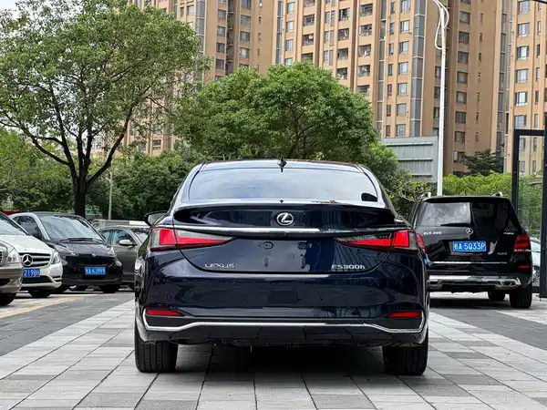 Lexus ES 2018