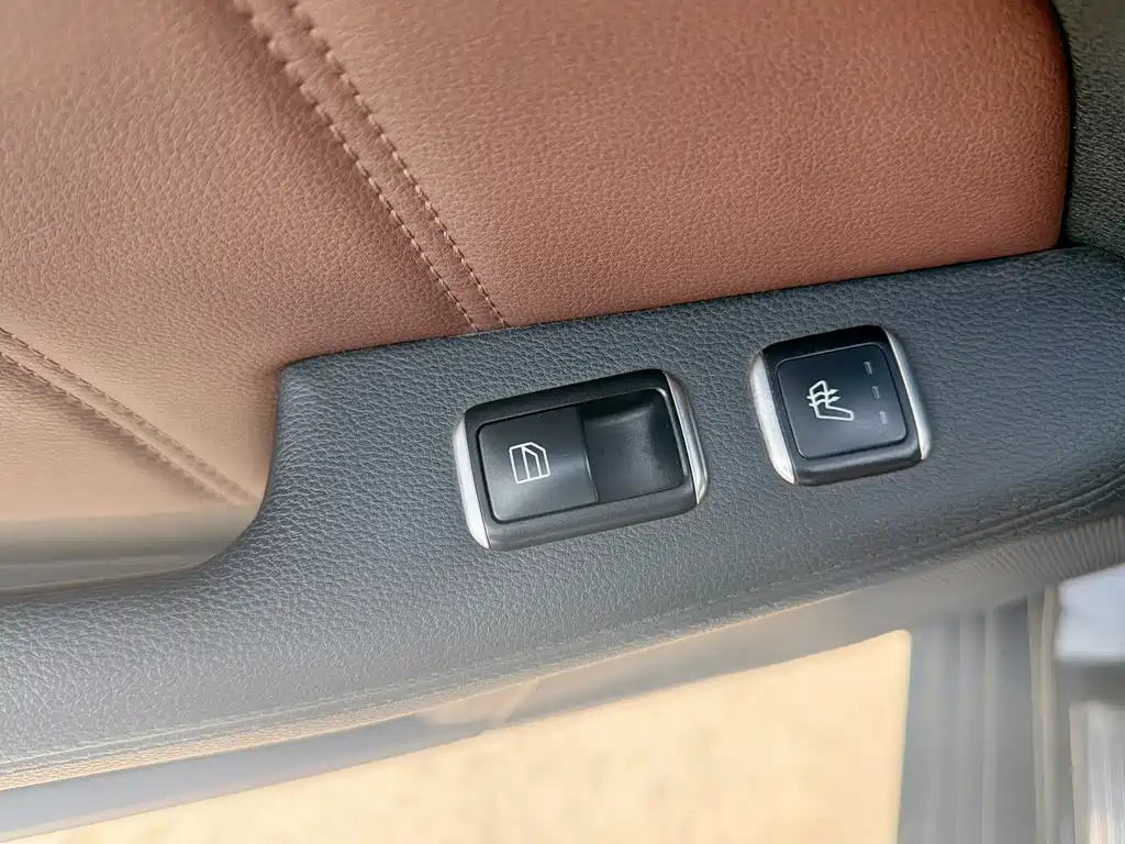 Mercedes-Benz E-Class 2011 — фото 14