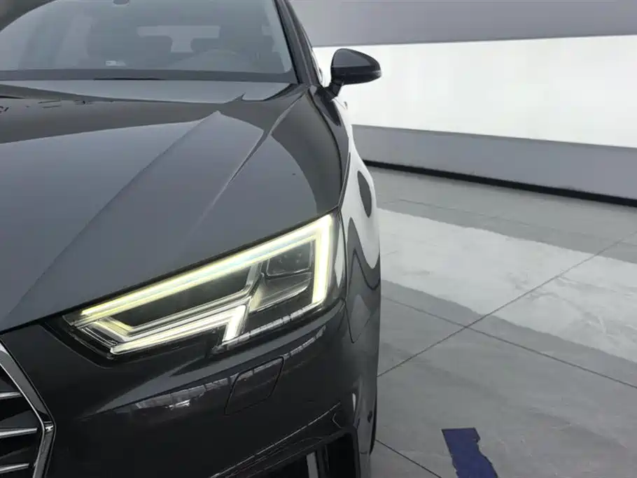 Audi A4L 2019 — фото 5