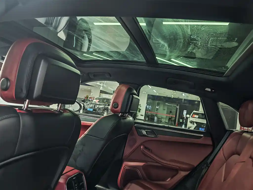 Porsche Macan 2021 — фото 11