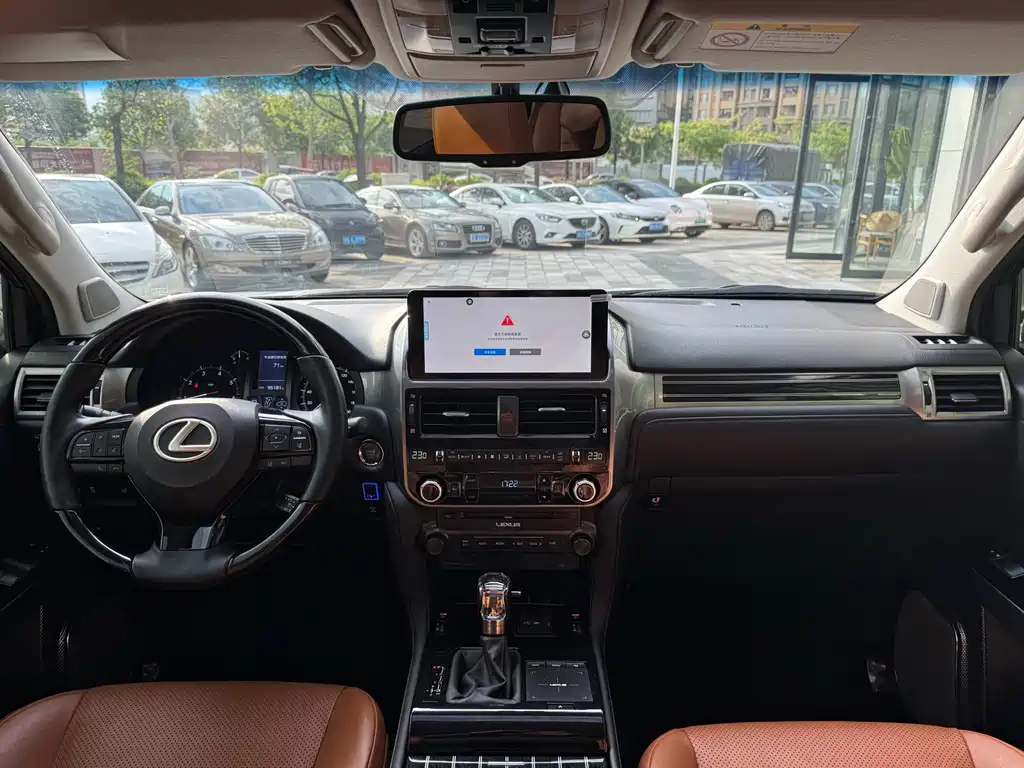 Lexus GX 2017 — фото 11