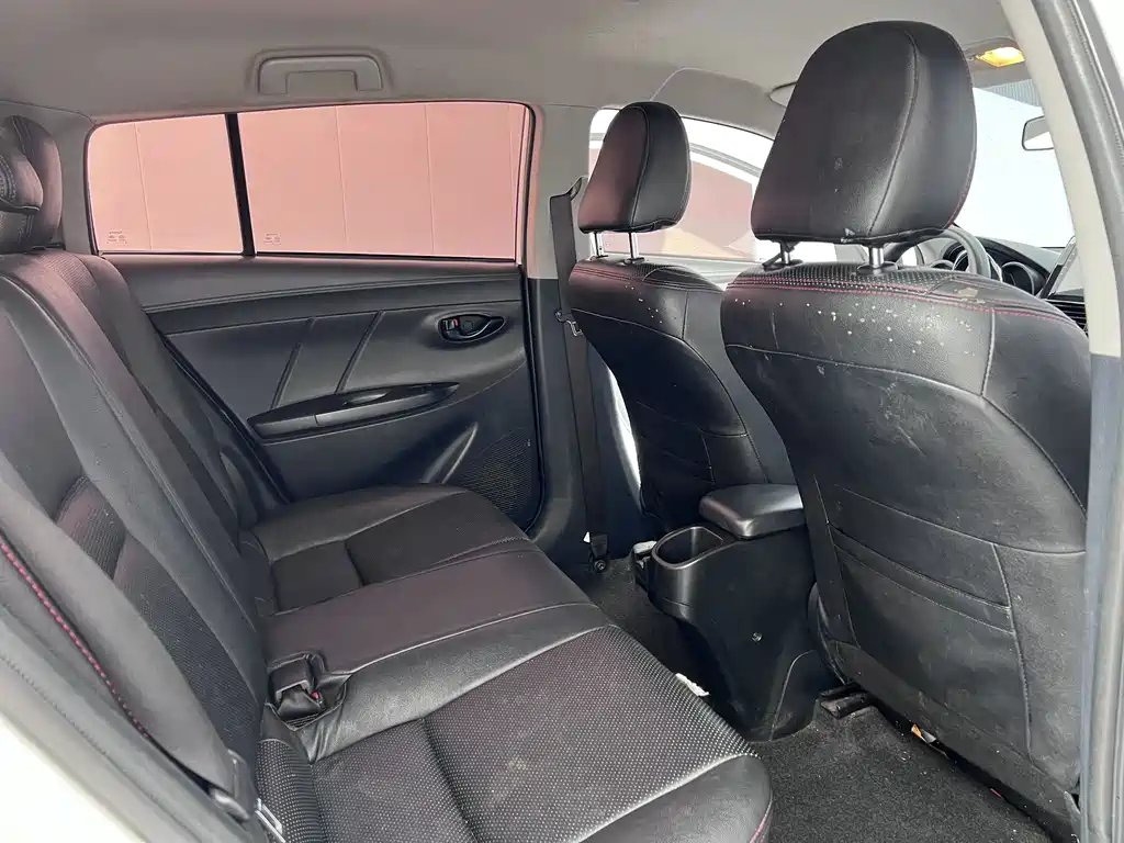 Toyota Yaris L 2017 — фото 11