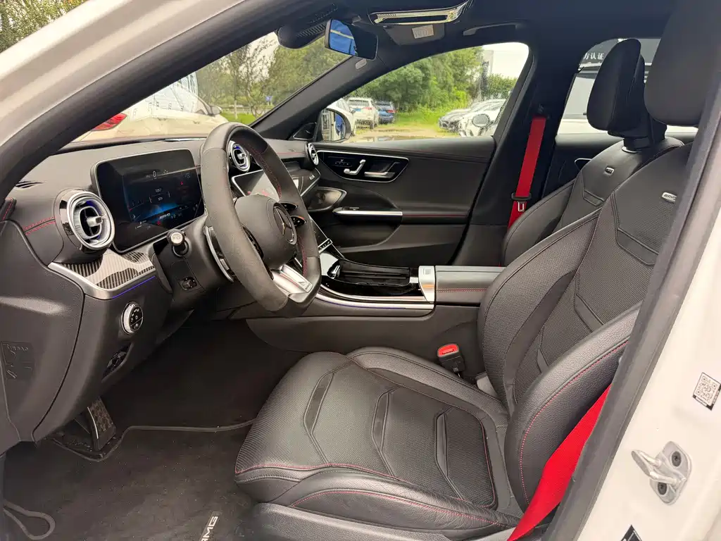 Mercedes-Benz C-Class AMG 2025 — фото 8