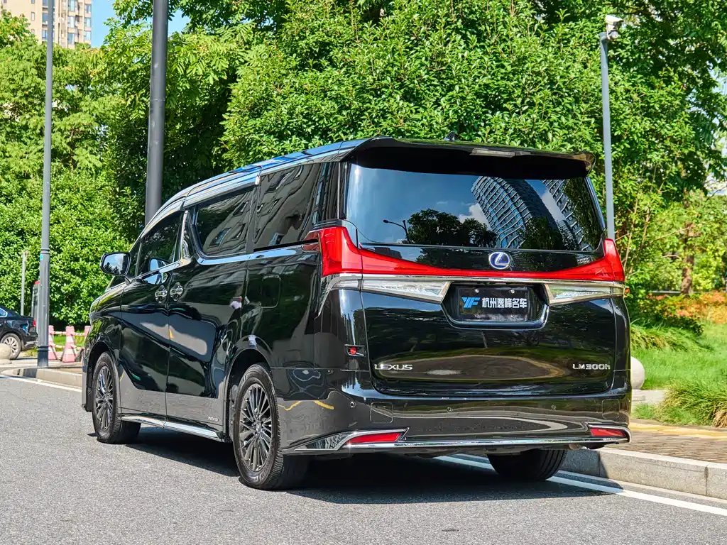 Toyota Vellfire 2021 — фото 7