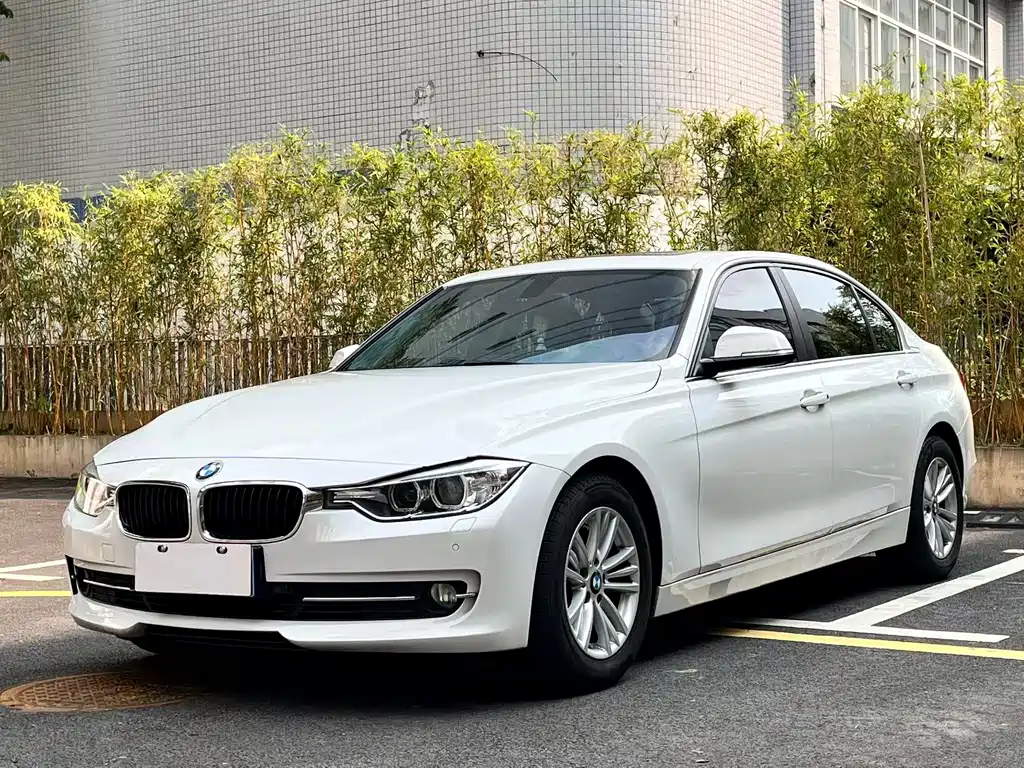 BMW 3 Series 2015 — фото 1