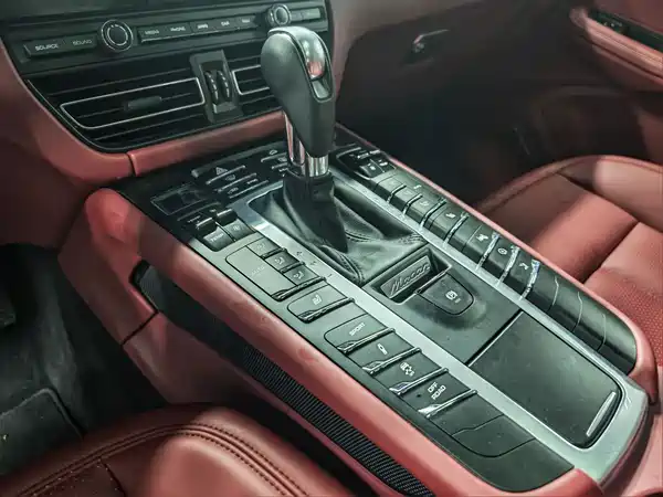 Porsche Macan 2021