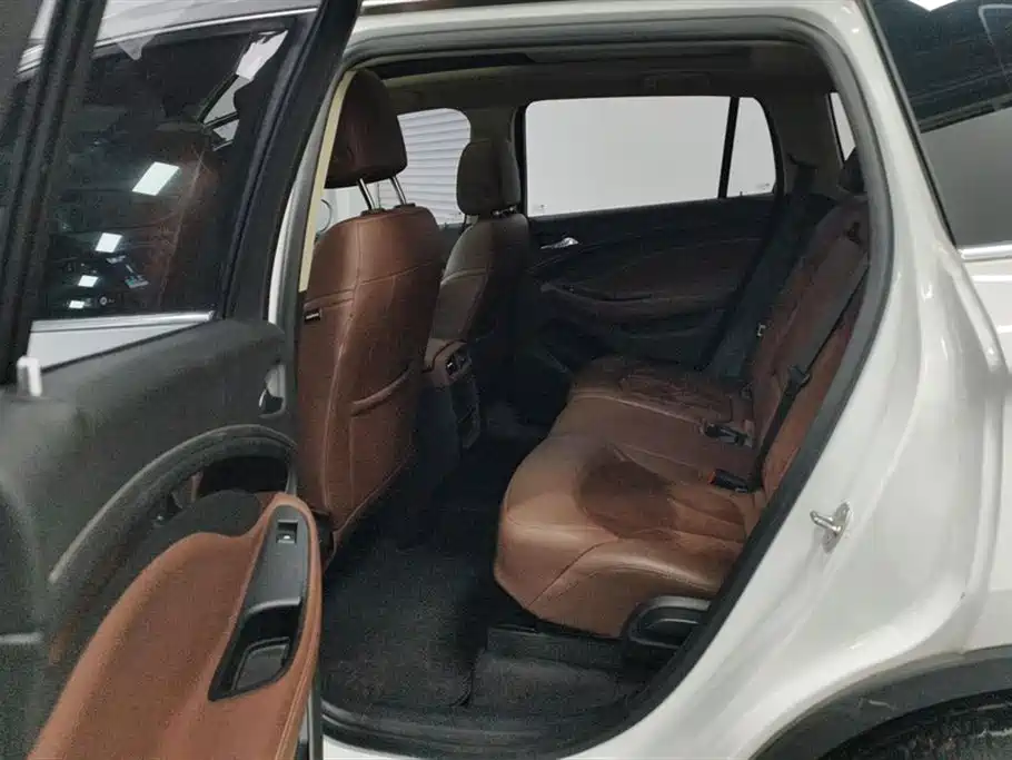 Buick Envision Plus 2017 — фото 11