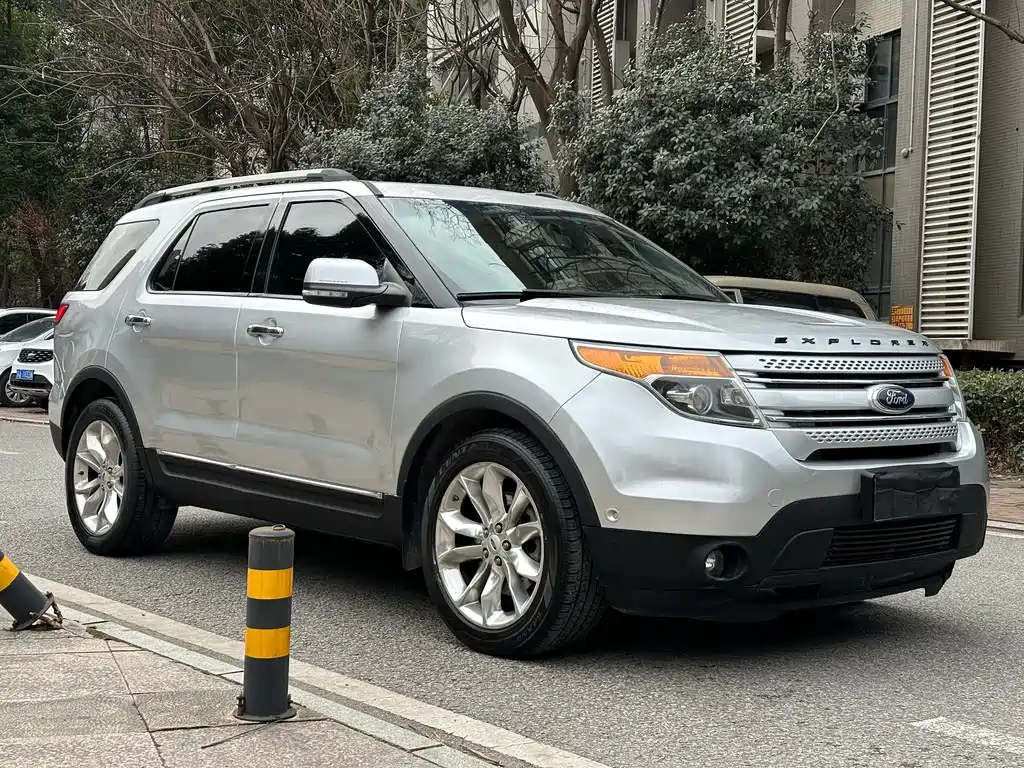 Ford Explorer 2013 — фото 6
