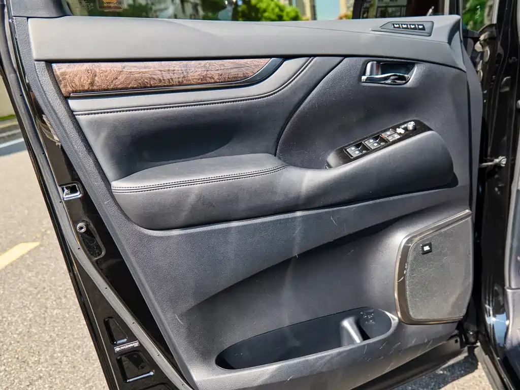 Toyota Vellfire 2021 — фото 19