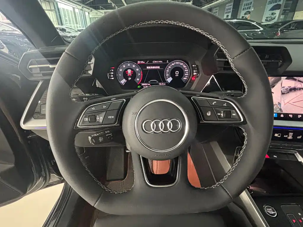 Audi A3 2023 — фото 10