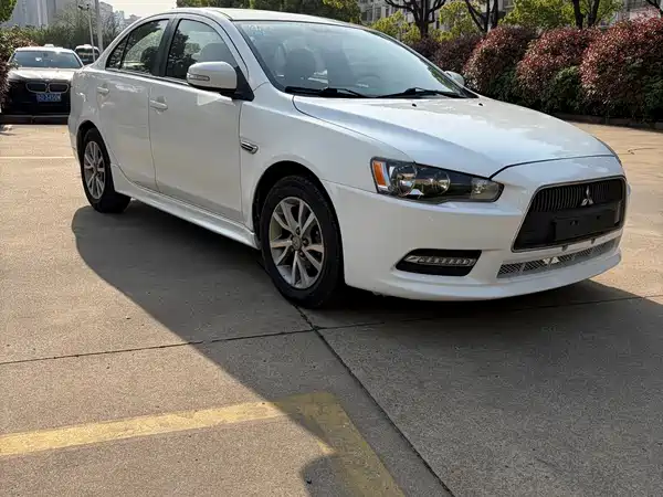 Mitsubishi Lancer EX 2012