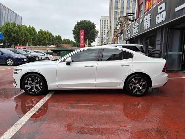 Volvo S60 2024