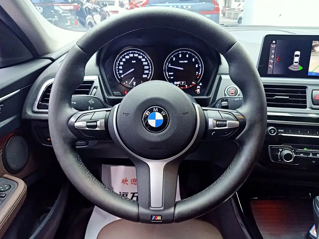 BMW 1 Series 2019 — фото 17