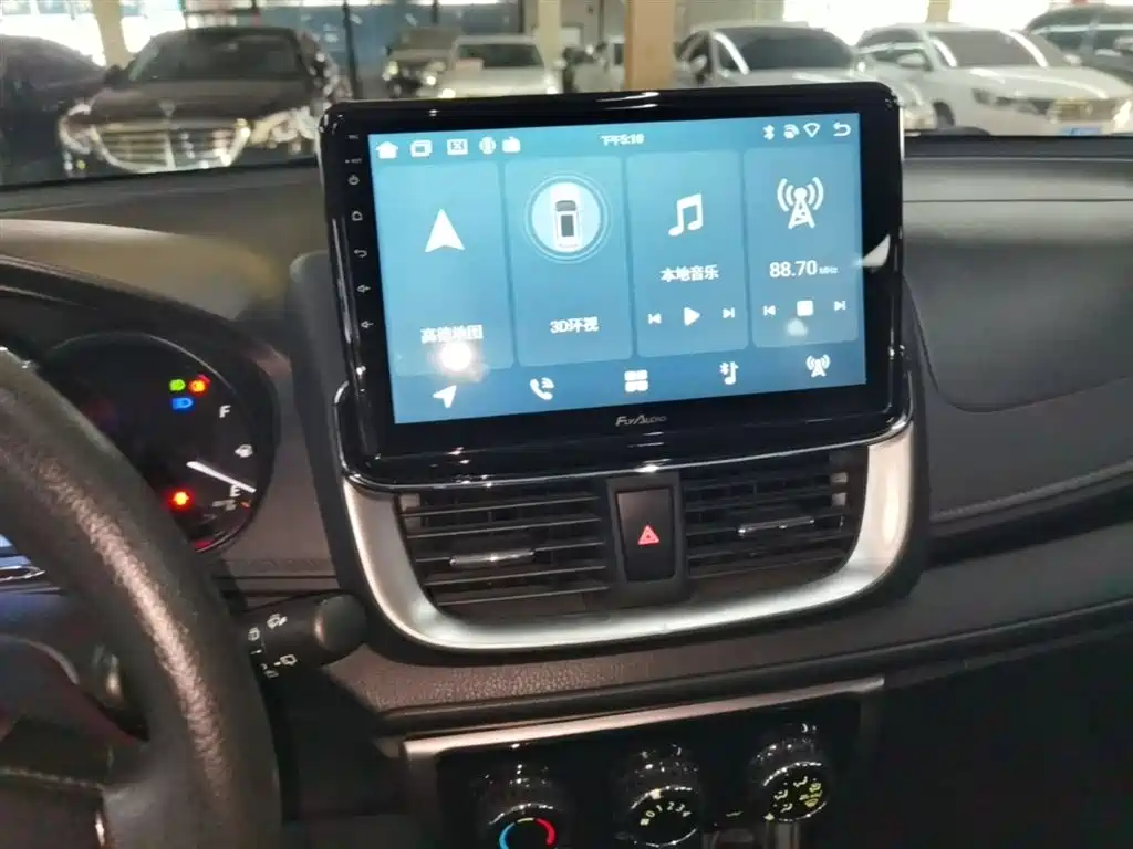 Toyota Yaris L 2020 — фото 13
